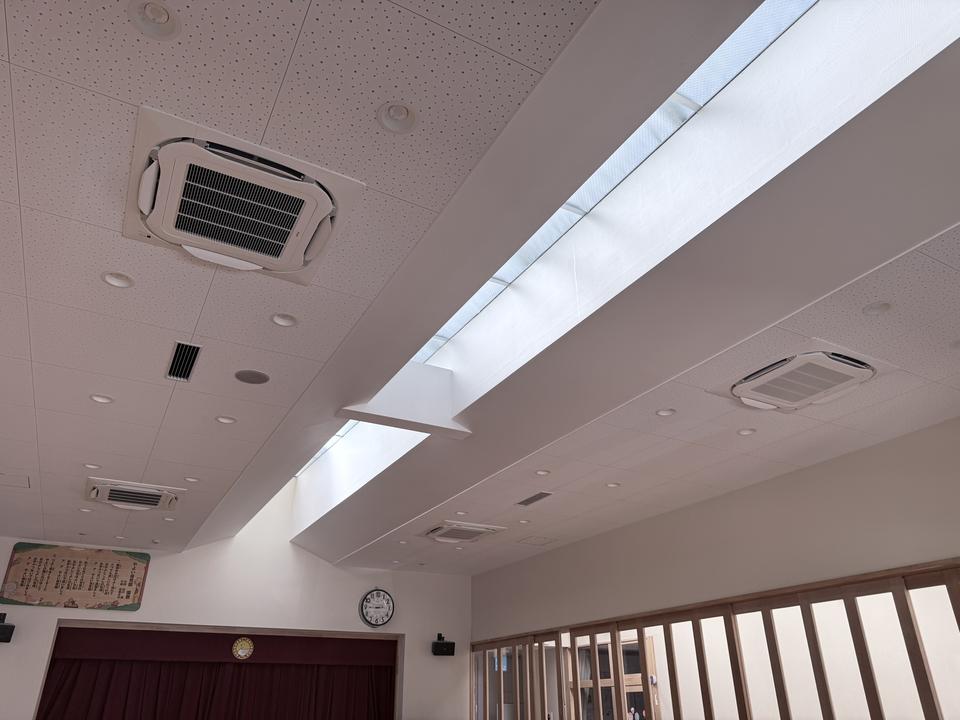 保育園プレイルーム空調機更新工事の画像